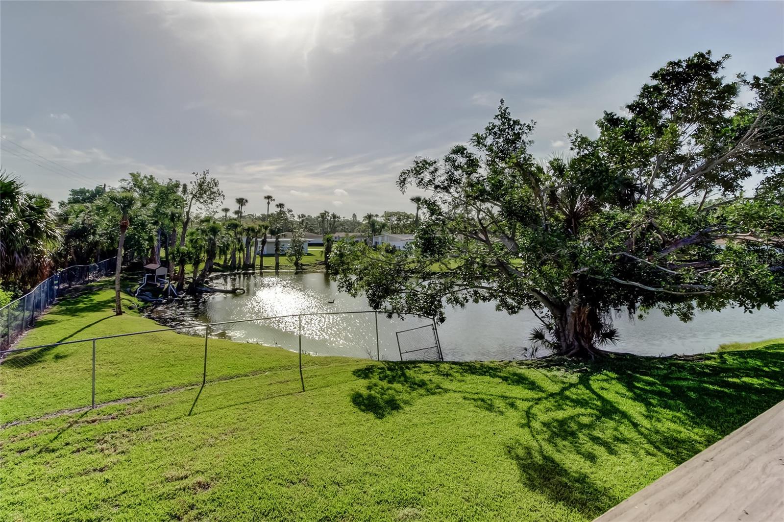 LAKE VIEW CONDO PH V - Residential