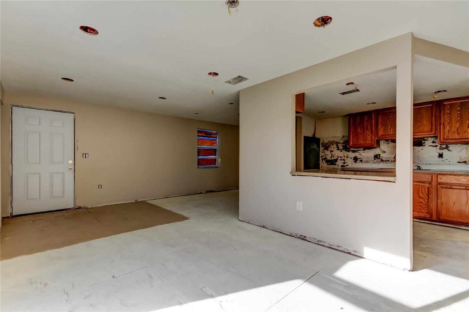 LAKE VIEW CONDO PH V - Residential