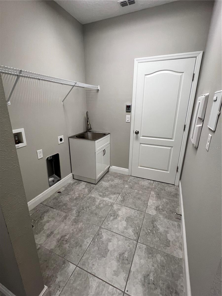 HIGHLANDS/SUMMERLAKE GRVS PH 2 - Residential Lease