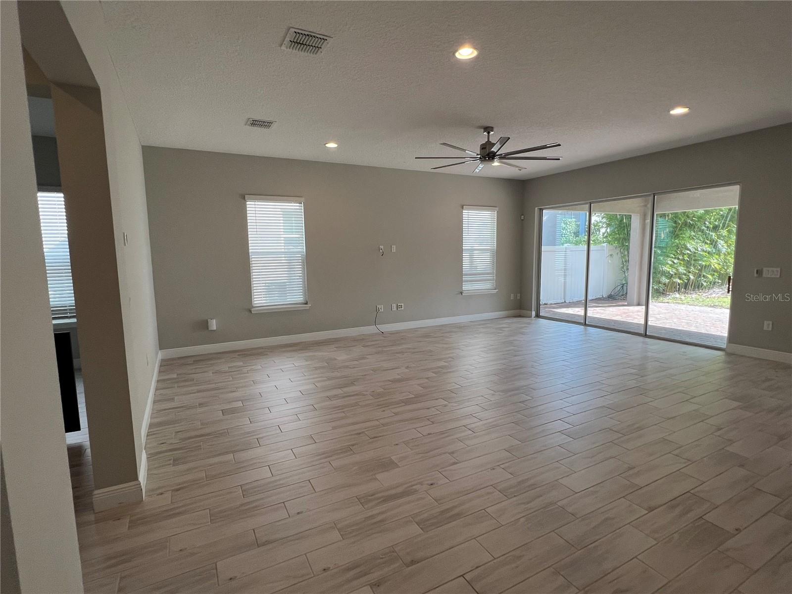 HIGHLANDS/SUMMERLAKE GRVS PH 2 - Residential Lease