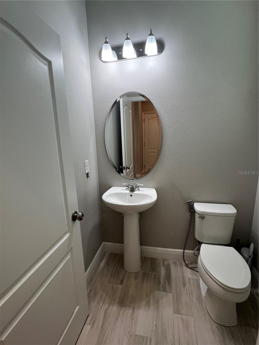 HIGHLANDS/SUMMERLAKE GRVS PH 2 - Residential Lease