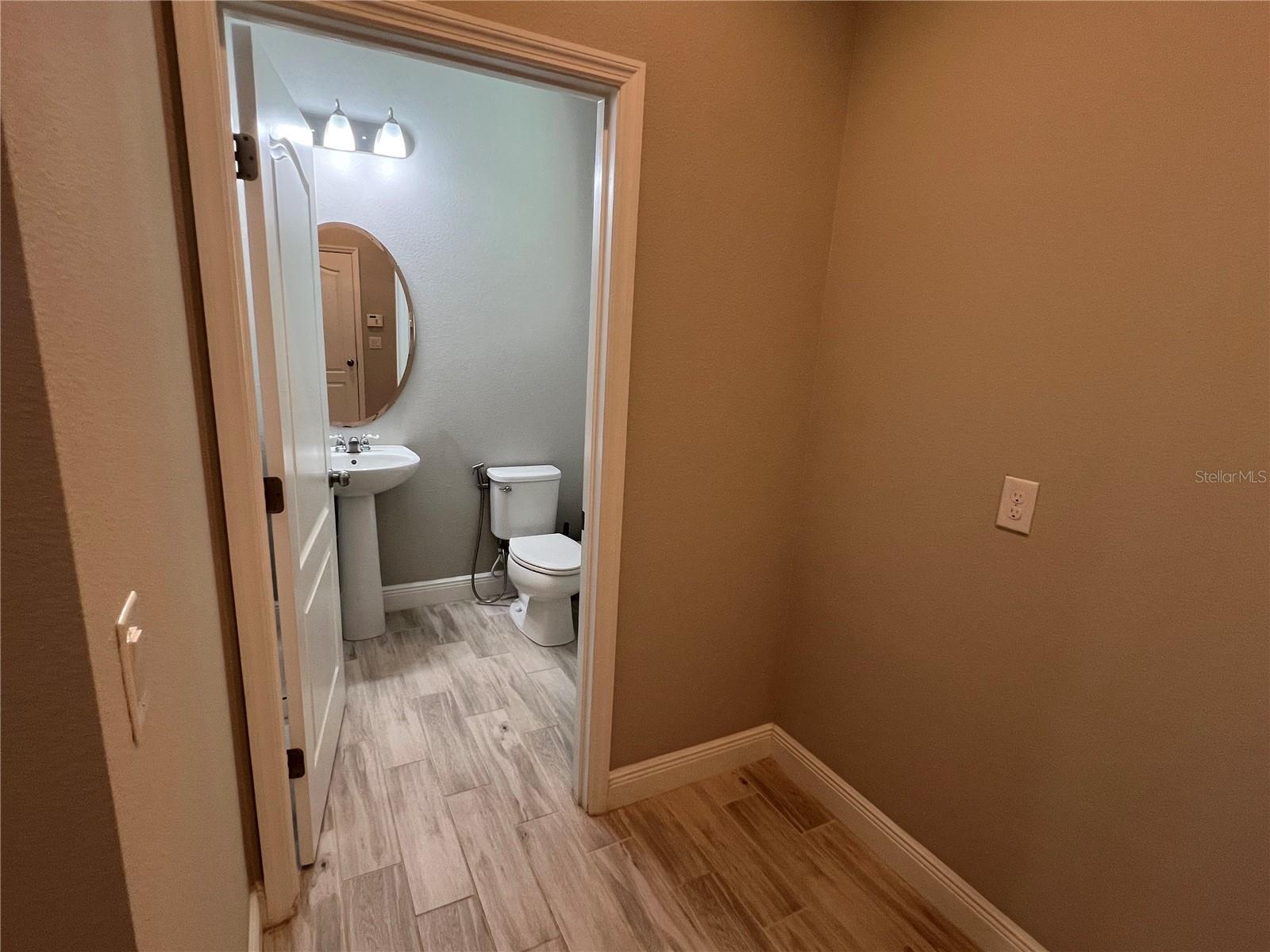 HIGHLANDS/SUMMERLAKE GRVS PH 2 - Residential Lease