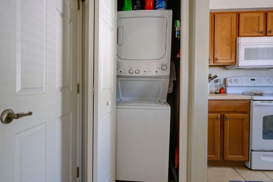 LAKESIDE VILLAGE TOWNHOME - Residential