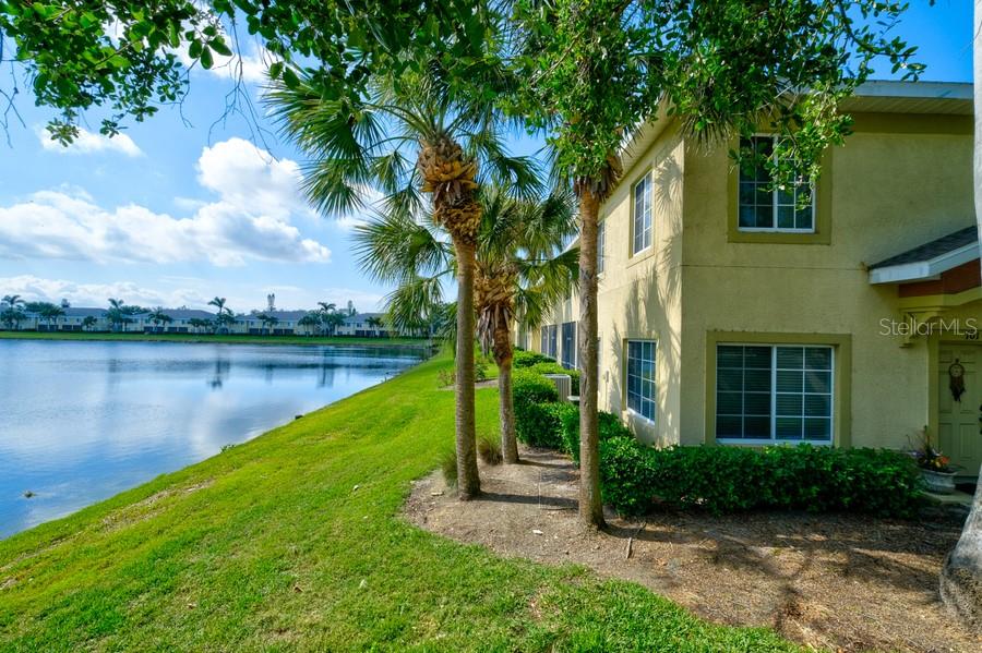 LAKESIDE VILLAGE TOWNHOME - Residential