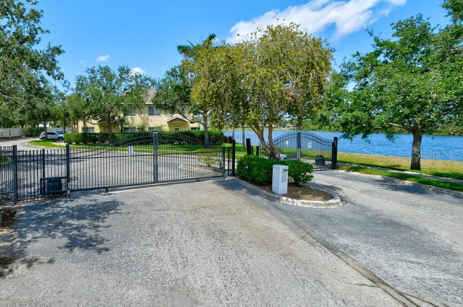 LAKESIDE VILLAGE TOWNHOME - Residential