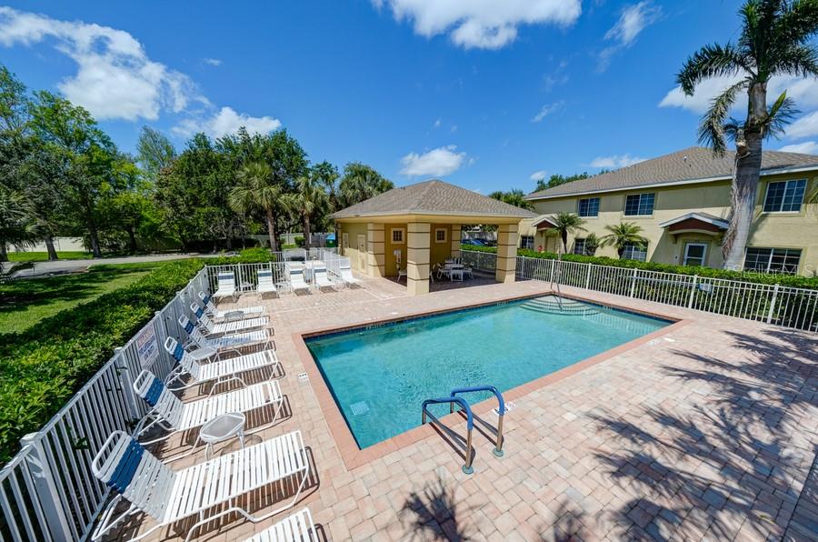 LAKESIDE VILLAGE TOWNHOME - Residential