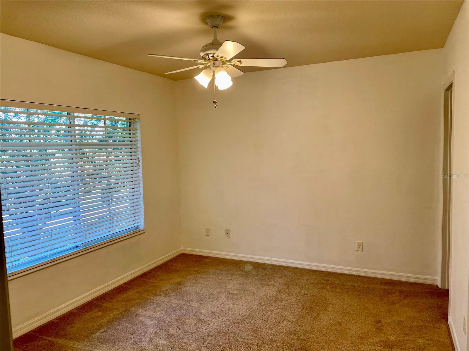 LAKESIDE VILLAGE TOWNHOME - Residential