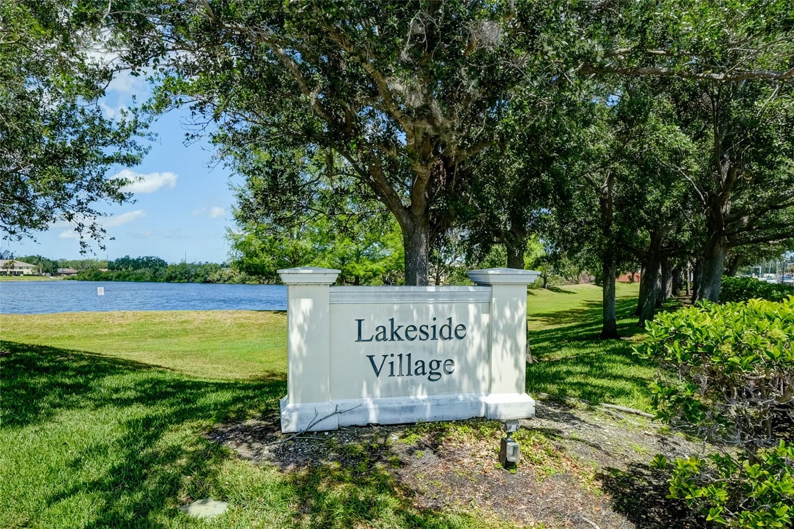 LAKESIDE VILLAGE TOWNHOME - Residential