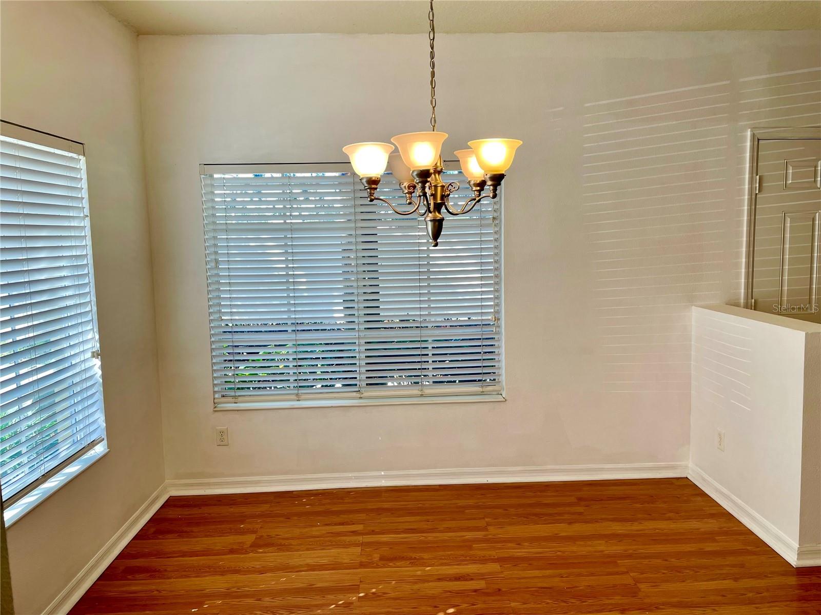 LAKESIDE VILLAGE TOWNHOME - Residential