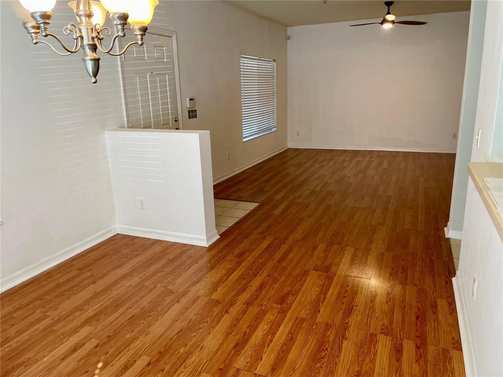 LAKESIDE VILLAGE TOWNHOME - Residential