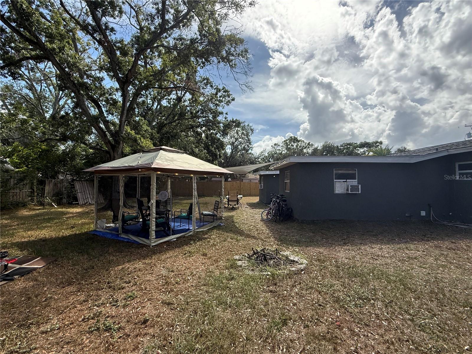 FOUR PINES - Residential Income