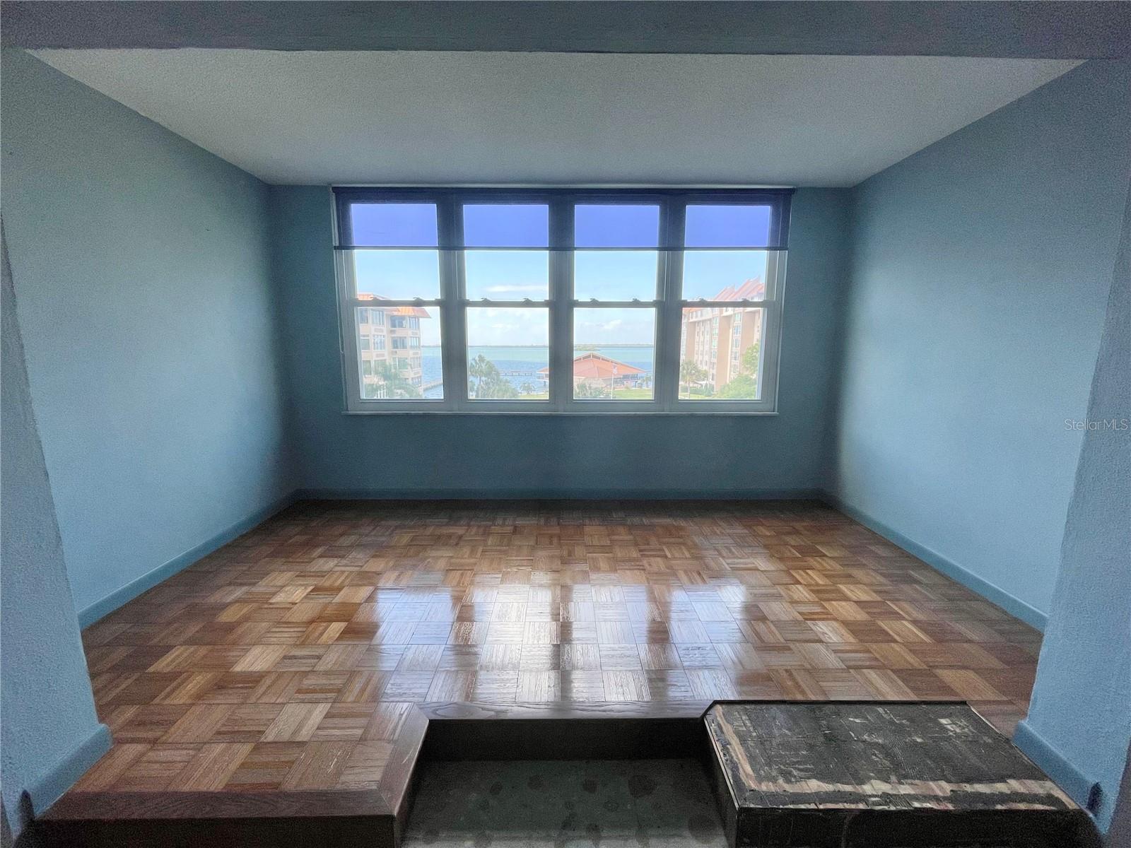 EDGEWATER ARMS 2ND CONDO - Residential