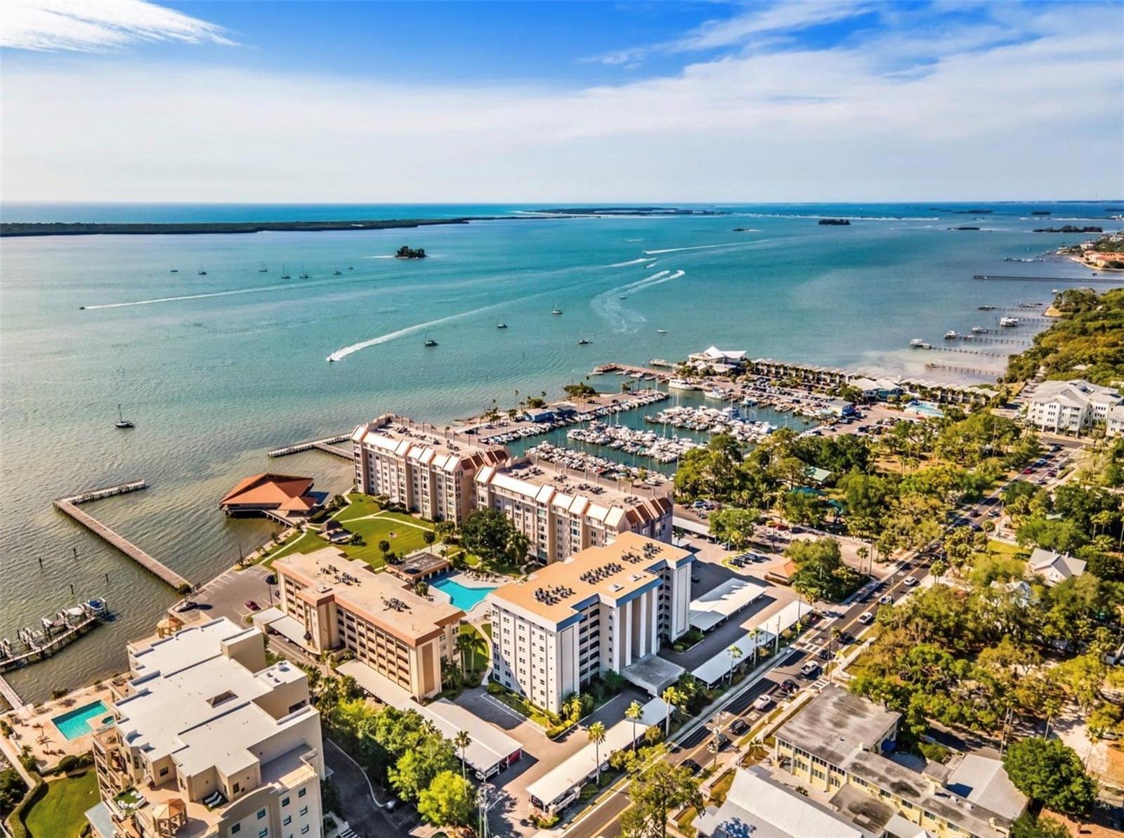 EDGEWATER ARMS 2ND CONDO - Residential