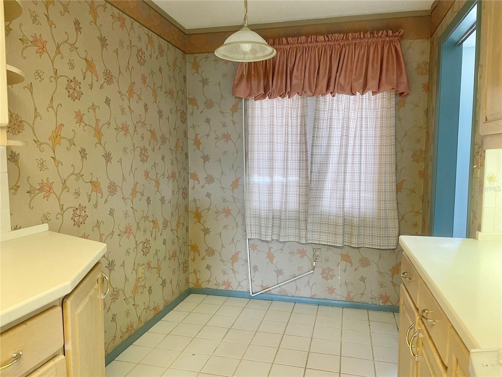 EDGEWATER ARMS 2ND CONDO - Residential