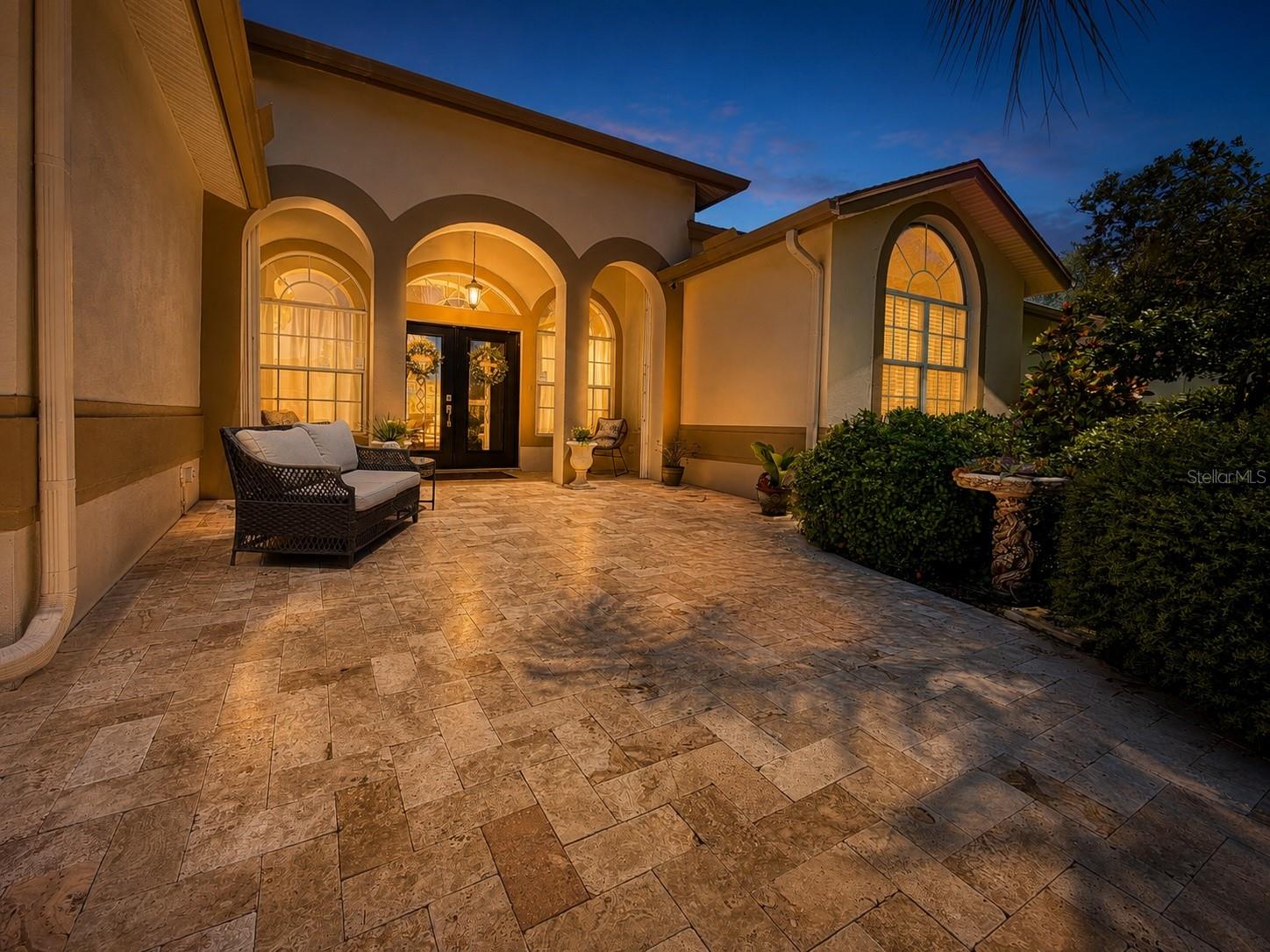 2093 SWAN LANE