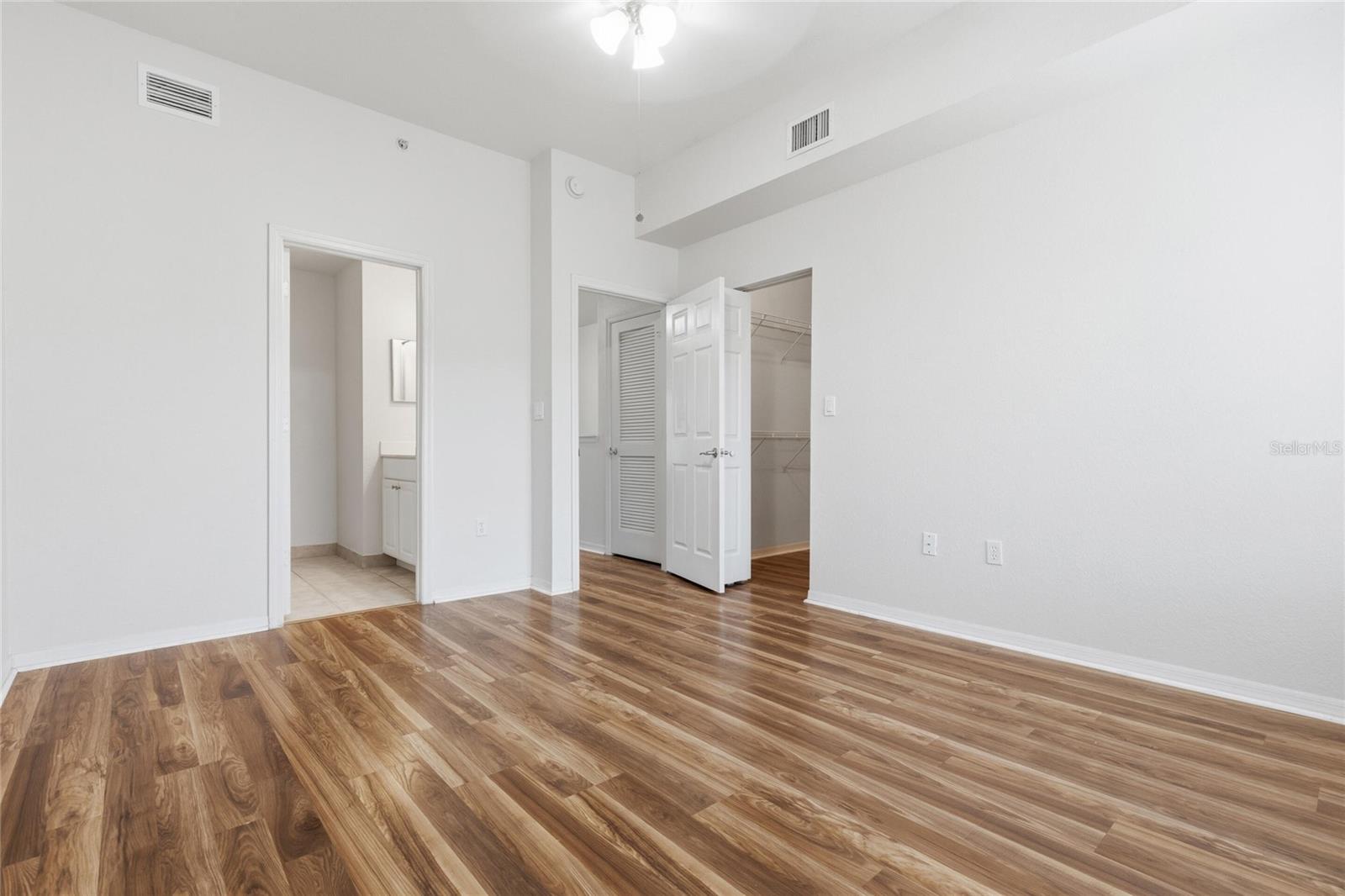 ARLINGTON PARK CONDO - Residential
