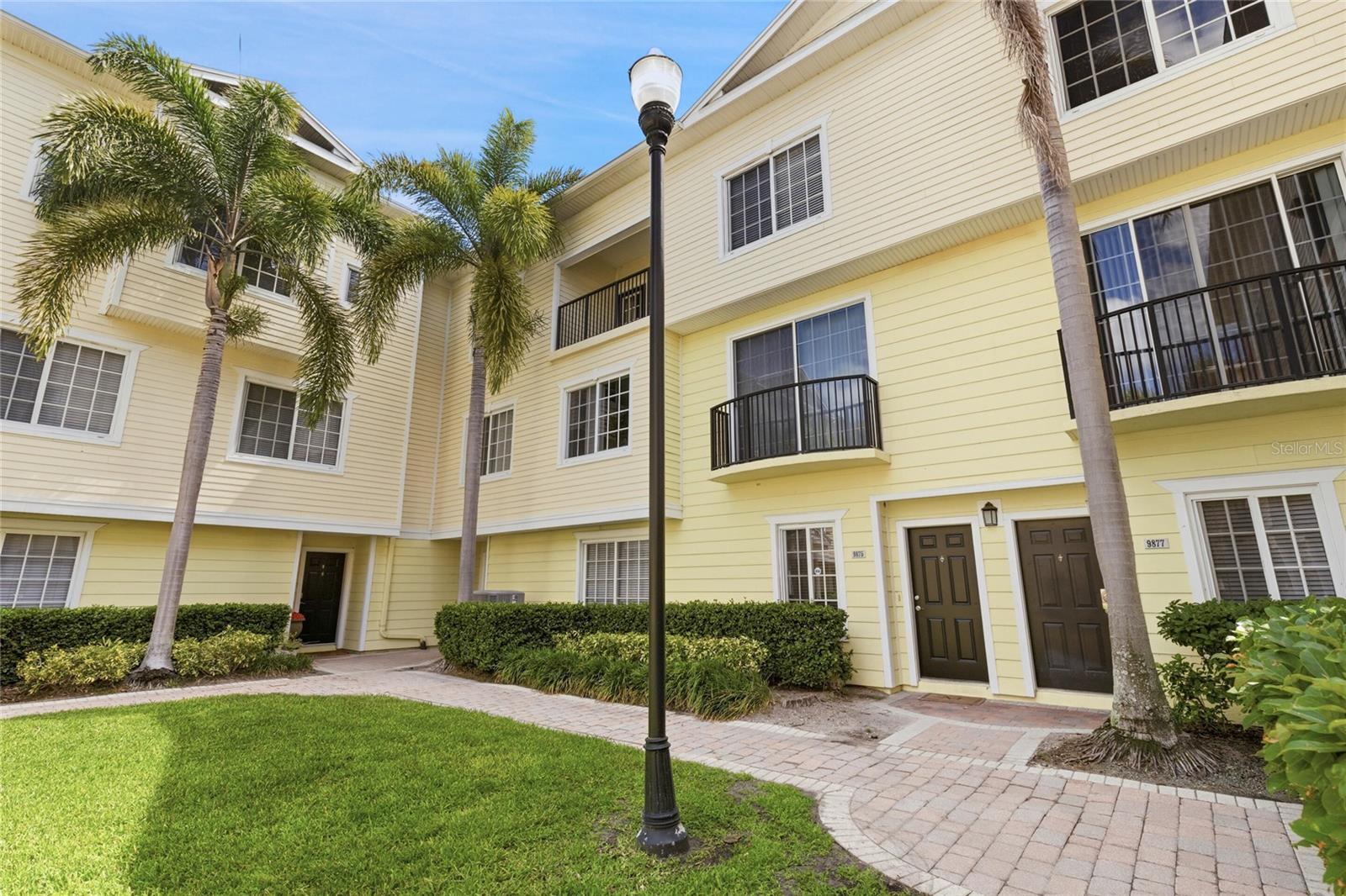 ARLINGTON PARK CONDO - Residential
