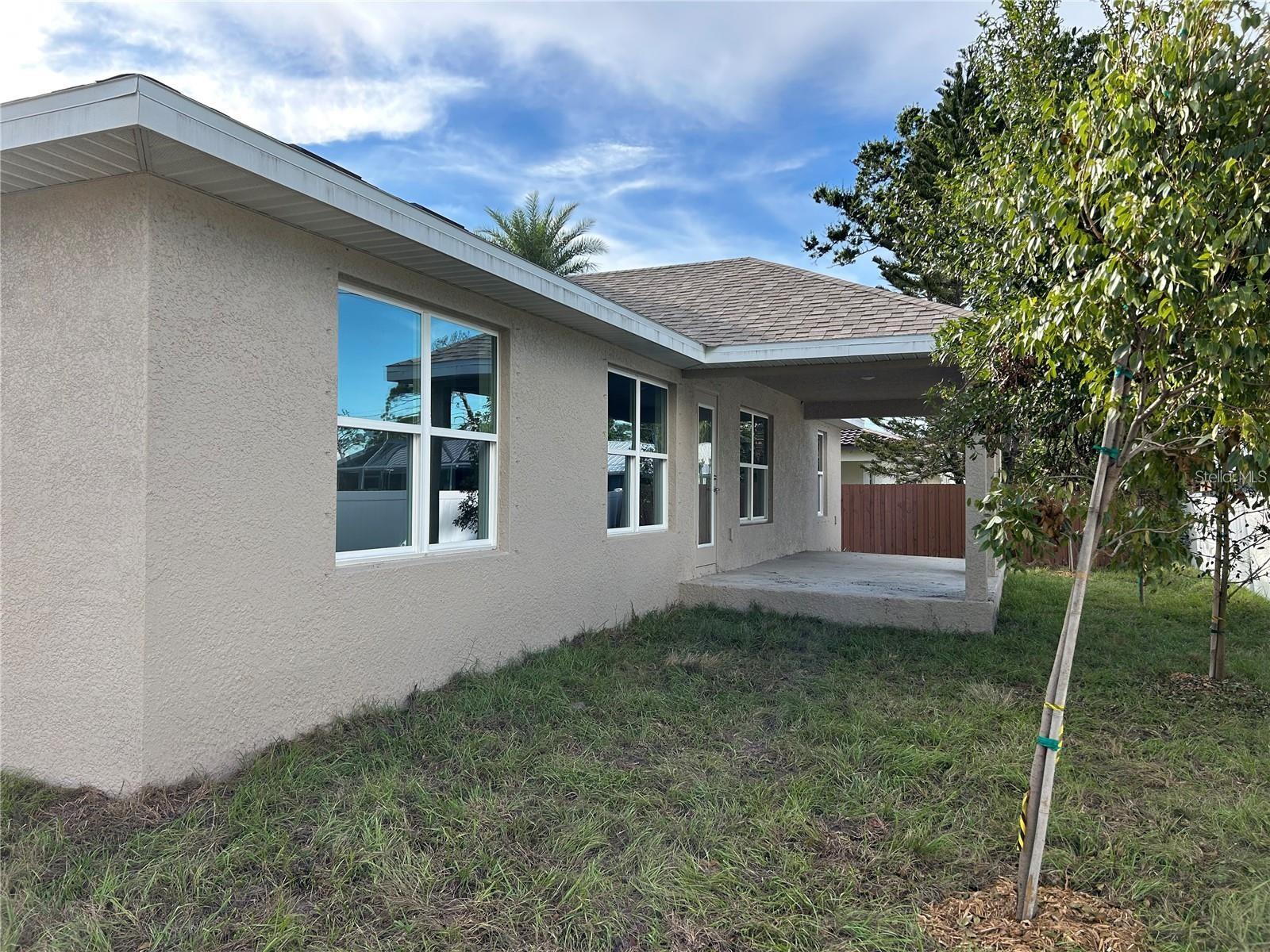 SOUTH VENICE - Residential Lease