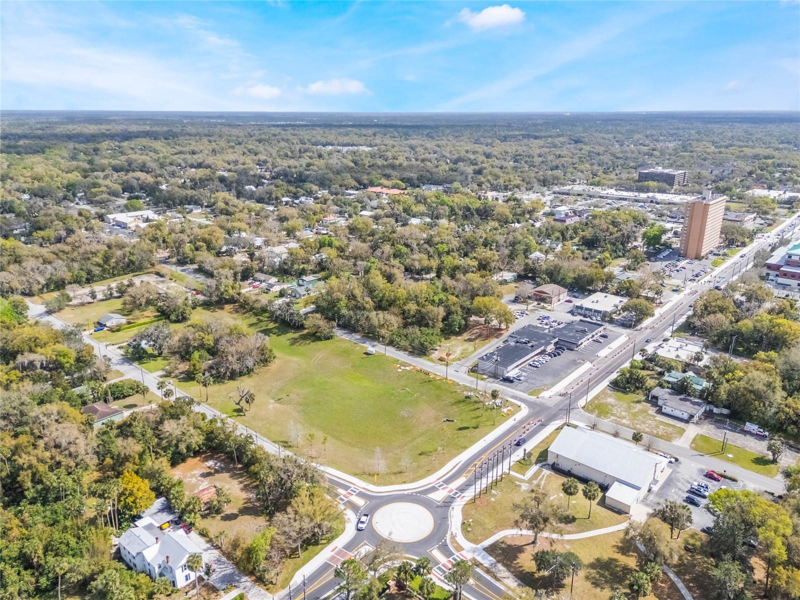 ROGERS DELAND - Land