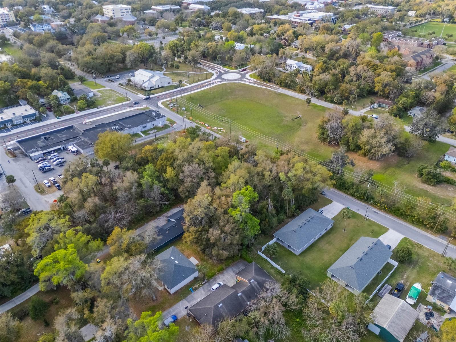 ROGERS DELAND - Land