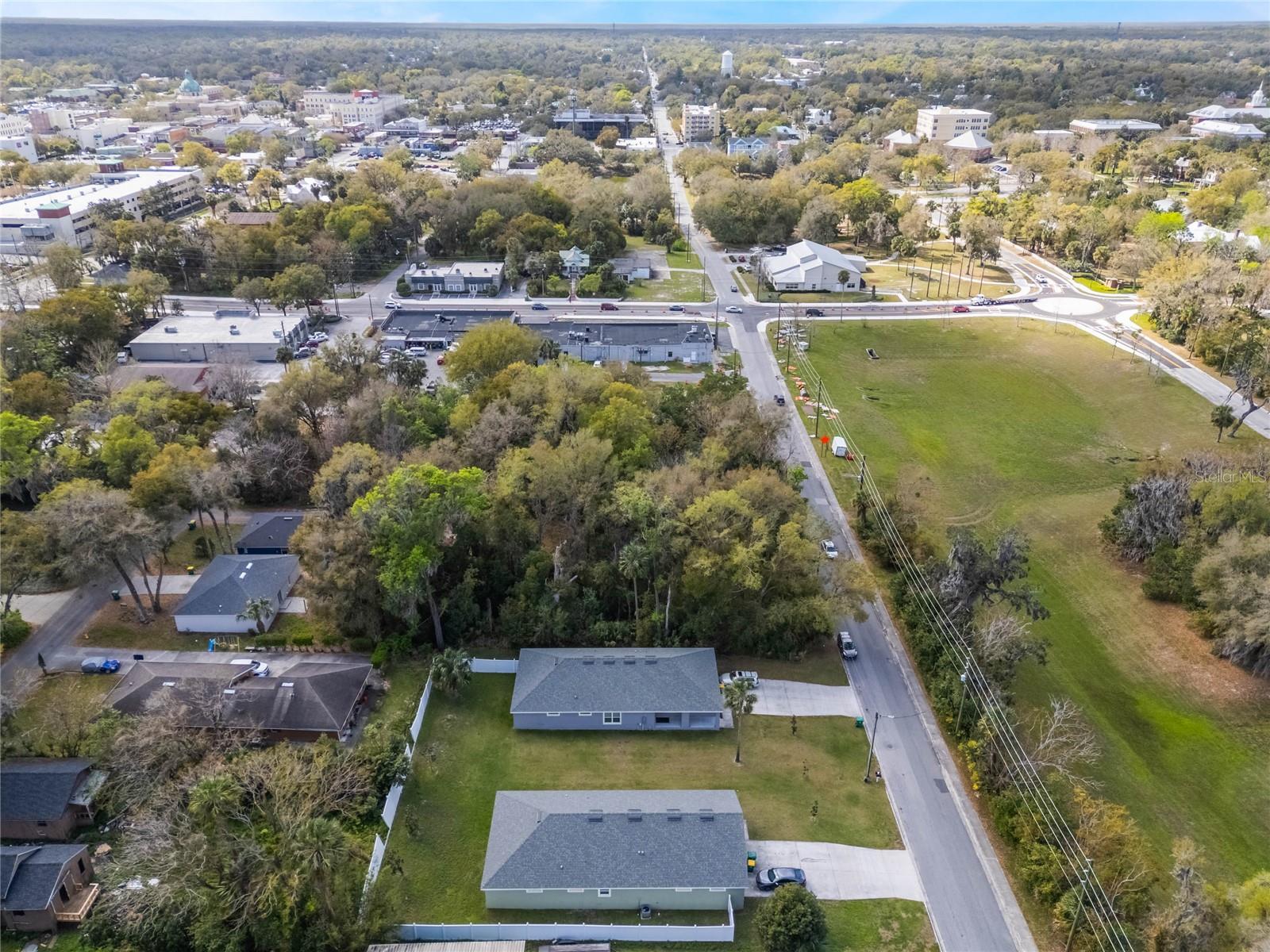 ROGERS DELAND - Land