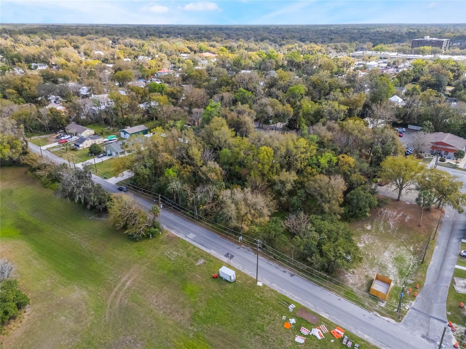 ROGERS DELAND - Land