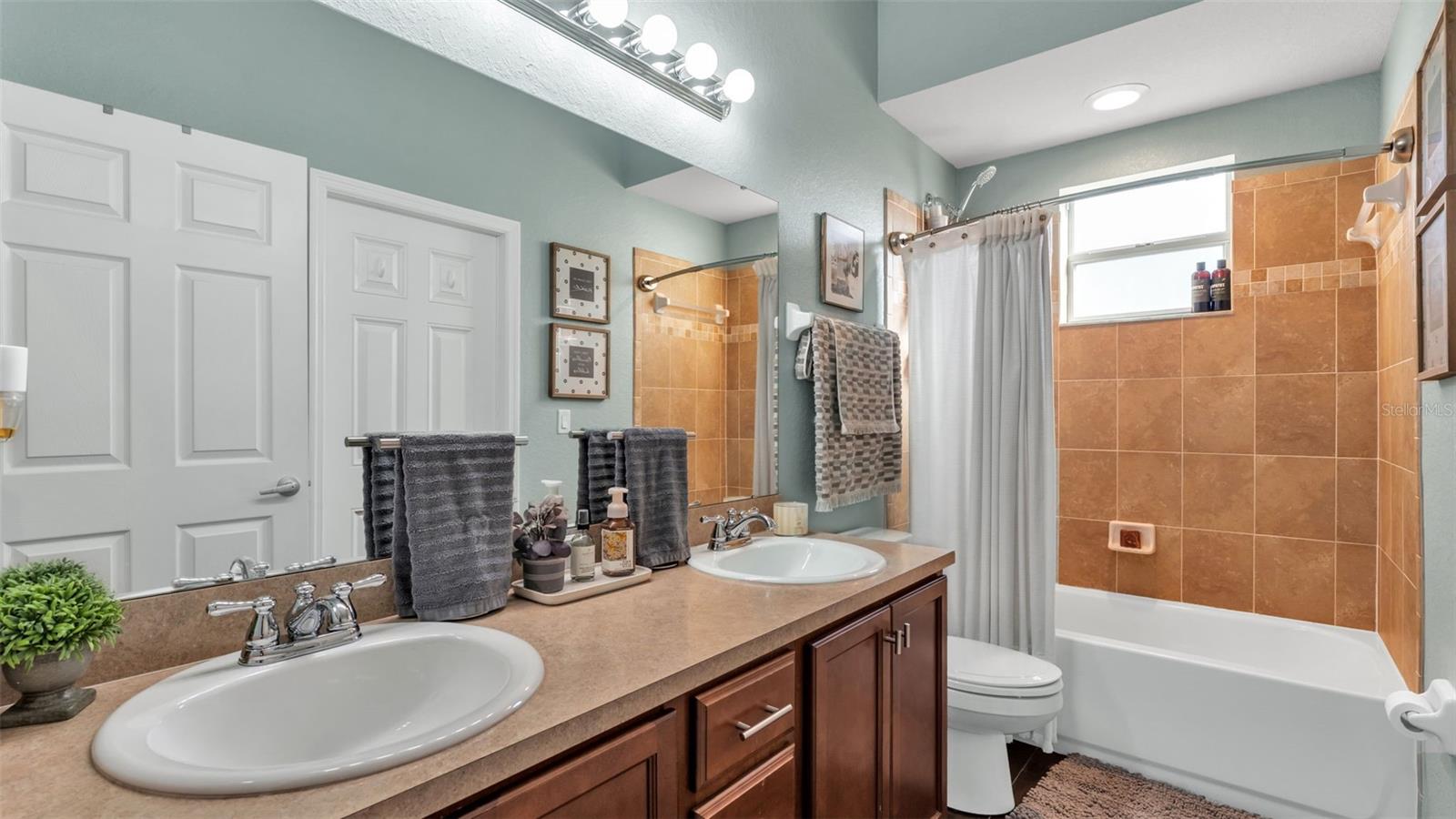 HARTFORD ESTATES - Residential