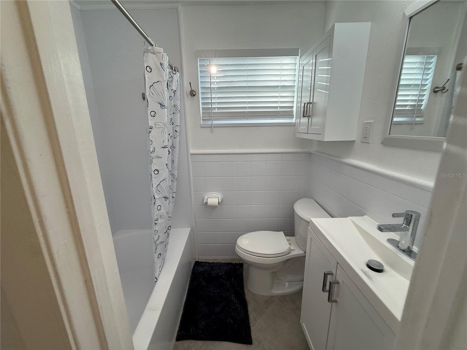 NEWPORT UNIT 1 - Residential Lease