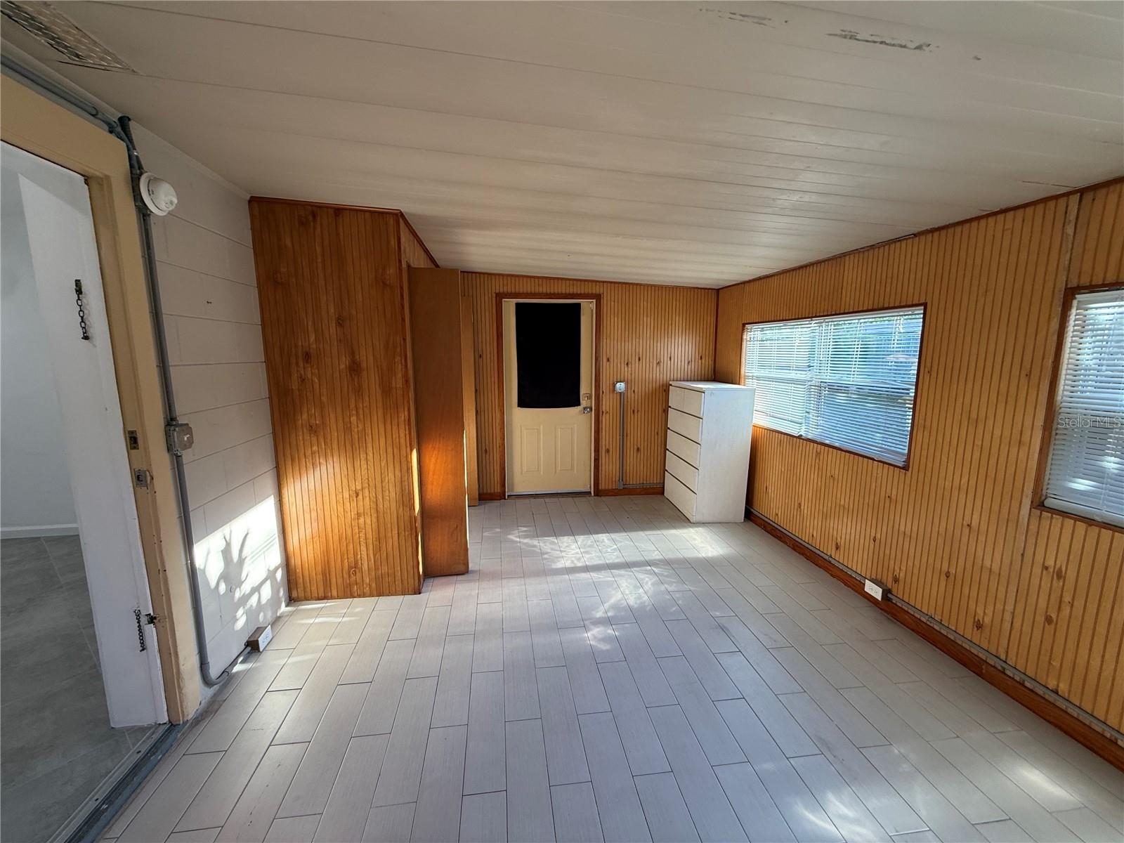 NEWPORT UNIT 1 - Residential Lease