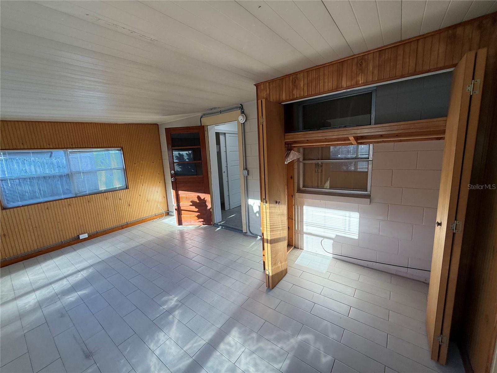 NEWPORT UNIT 1 - Residential Lease