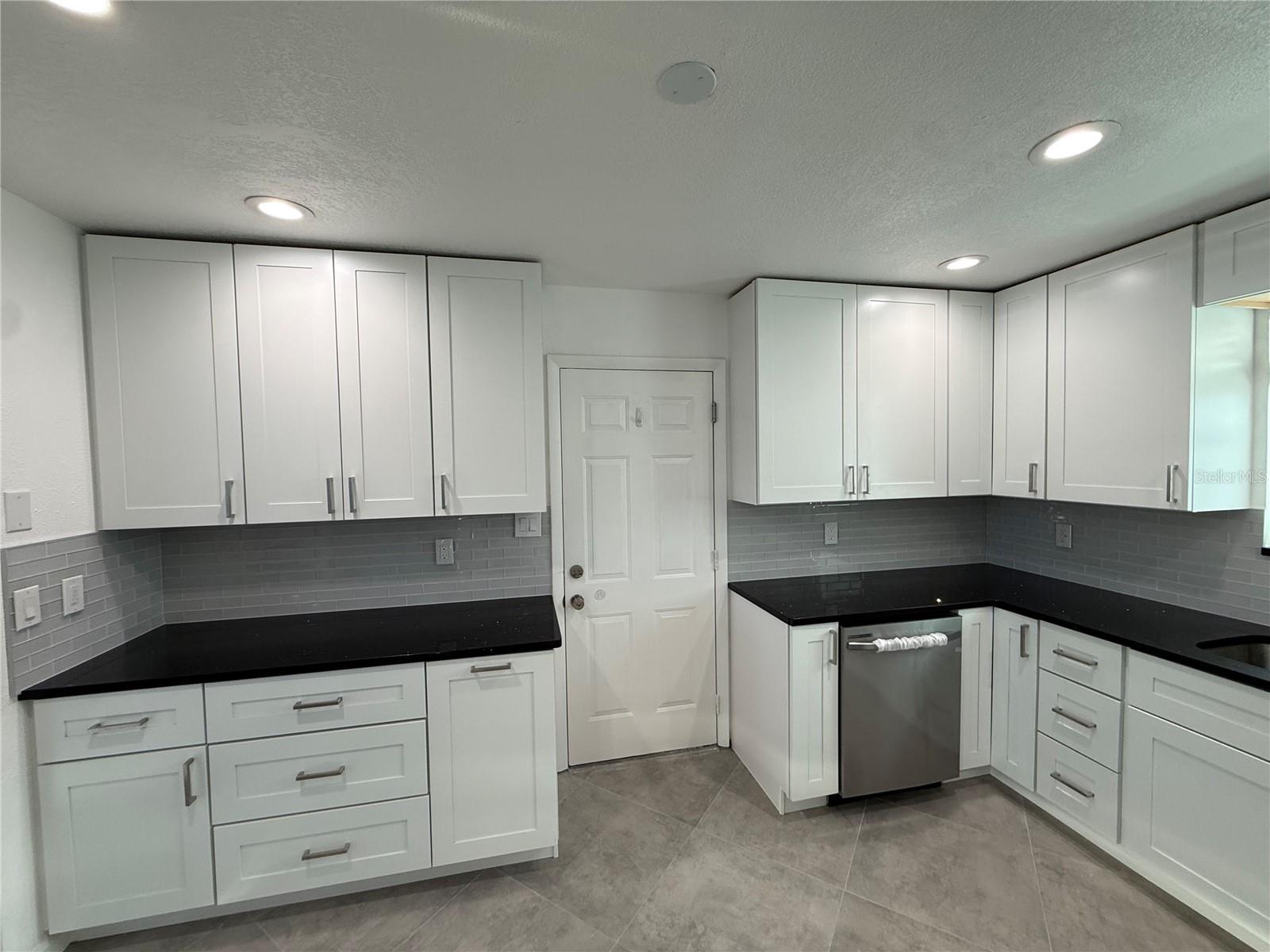 NEWPORT UNIT 1 - Residential Lease