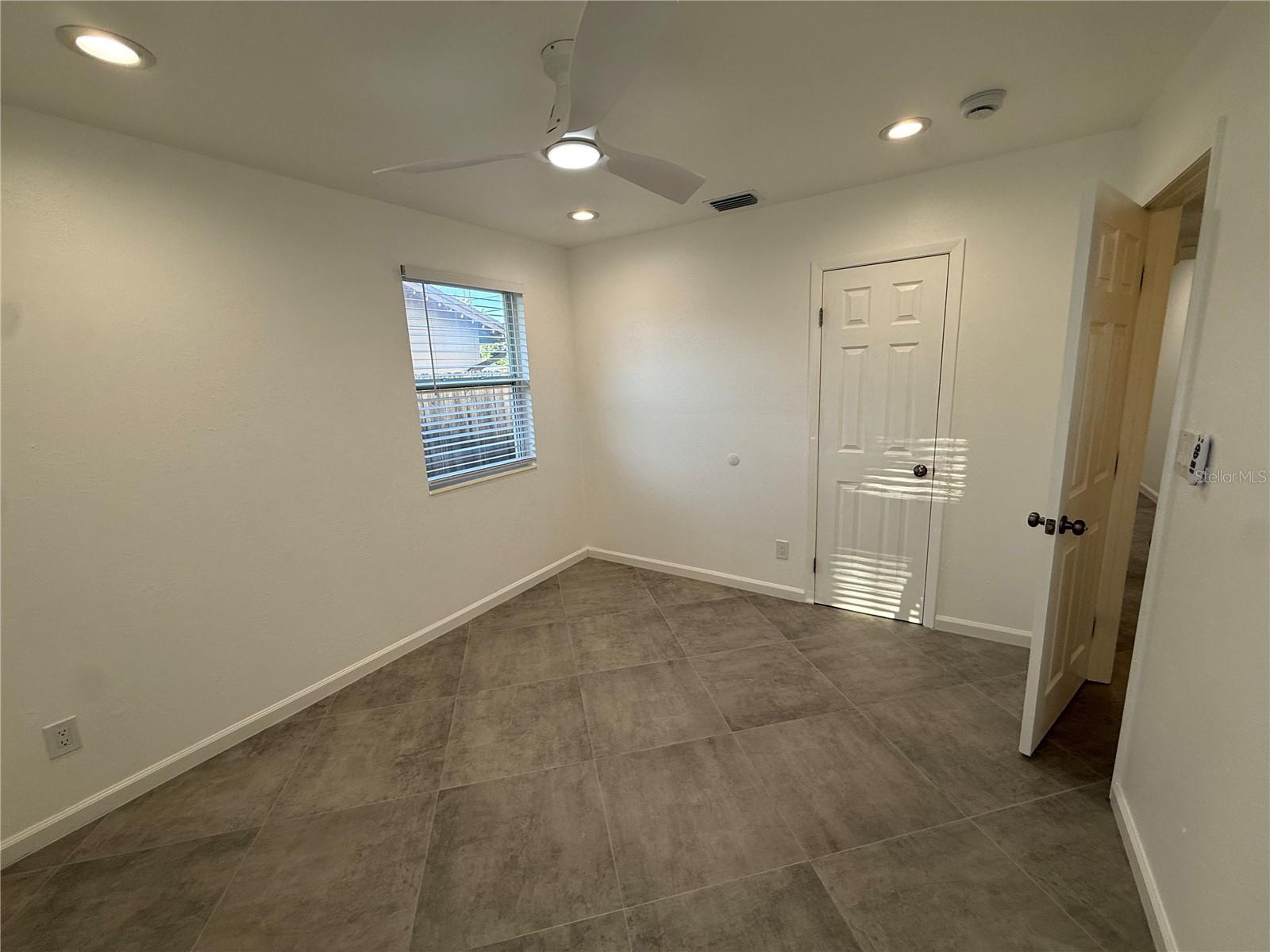 NEWPORT UNIT 1 - Residential Lease