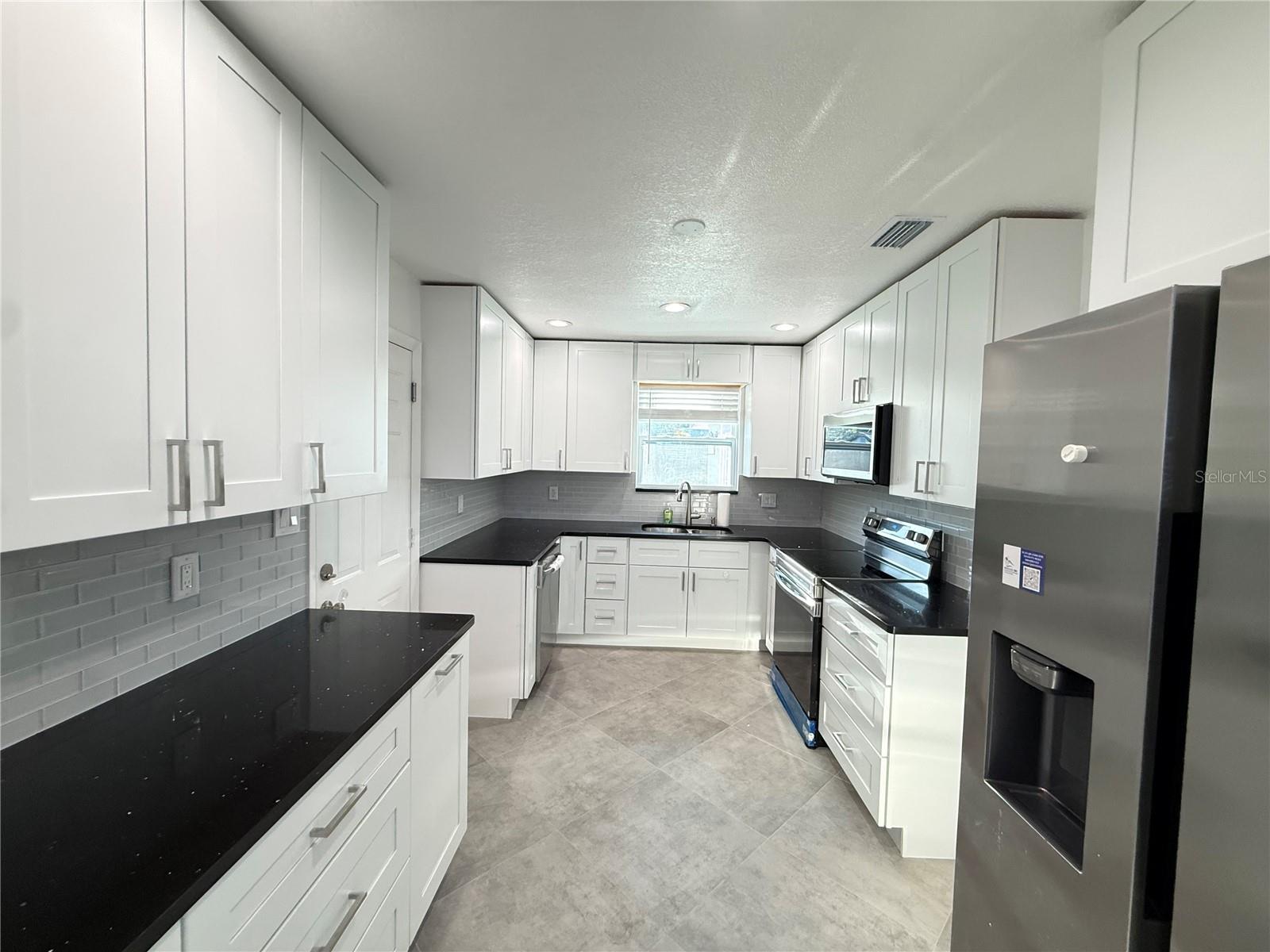 NEWPORT UNIT 1 - Residential Lease