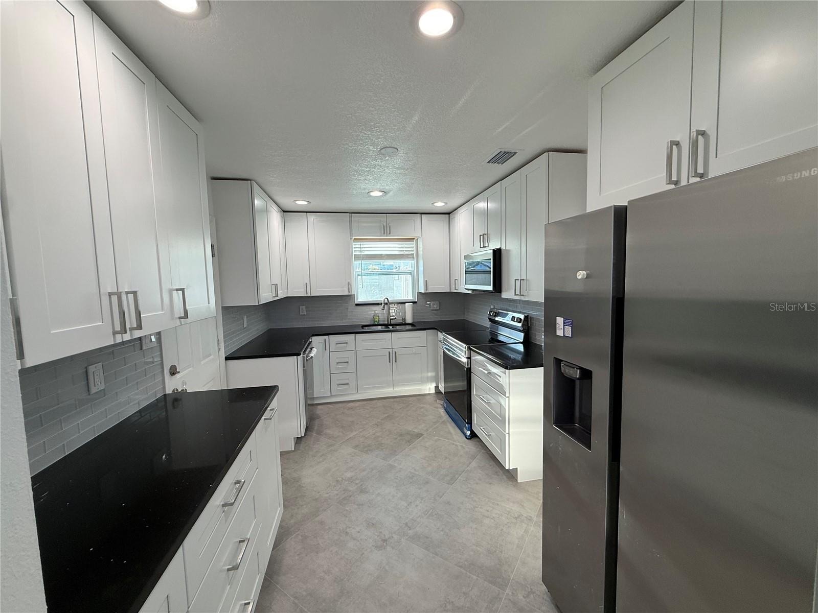 NEWPORT UNIT 1 - Residential Lease