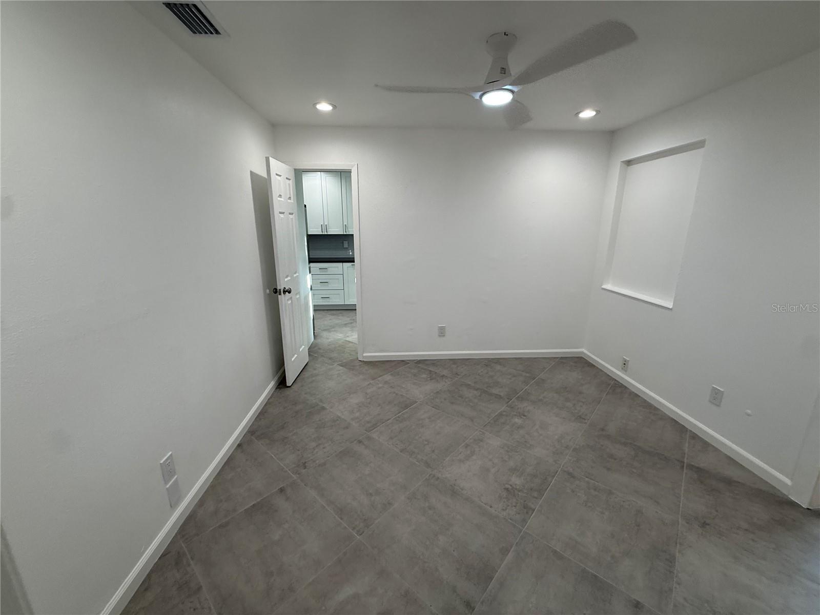 NEWPORT UNIT 1 - Residential Lease