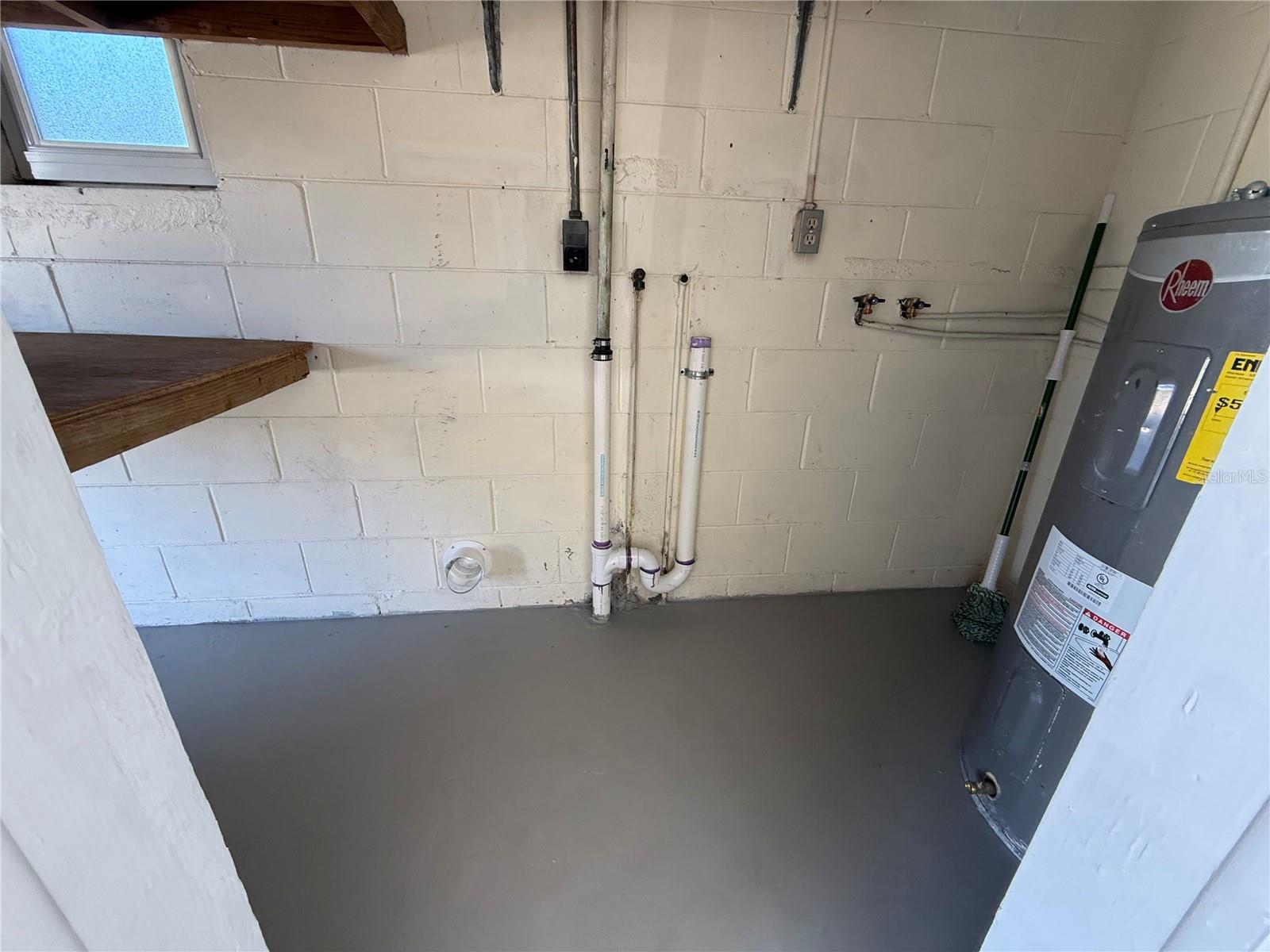 NEWPORT UNIT 1 - Residential Lease