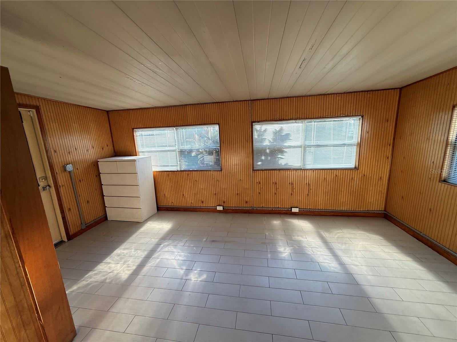 NEWPORT UNIT 1 - Residential Lease