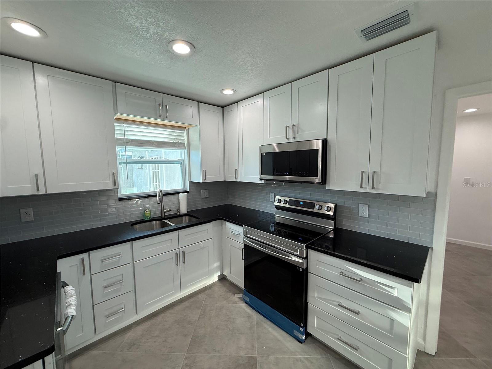 NEWPORT UNIT 1 - Residential Lease