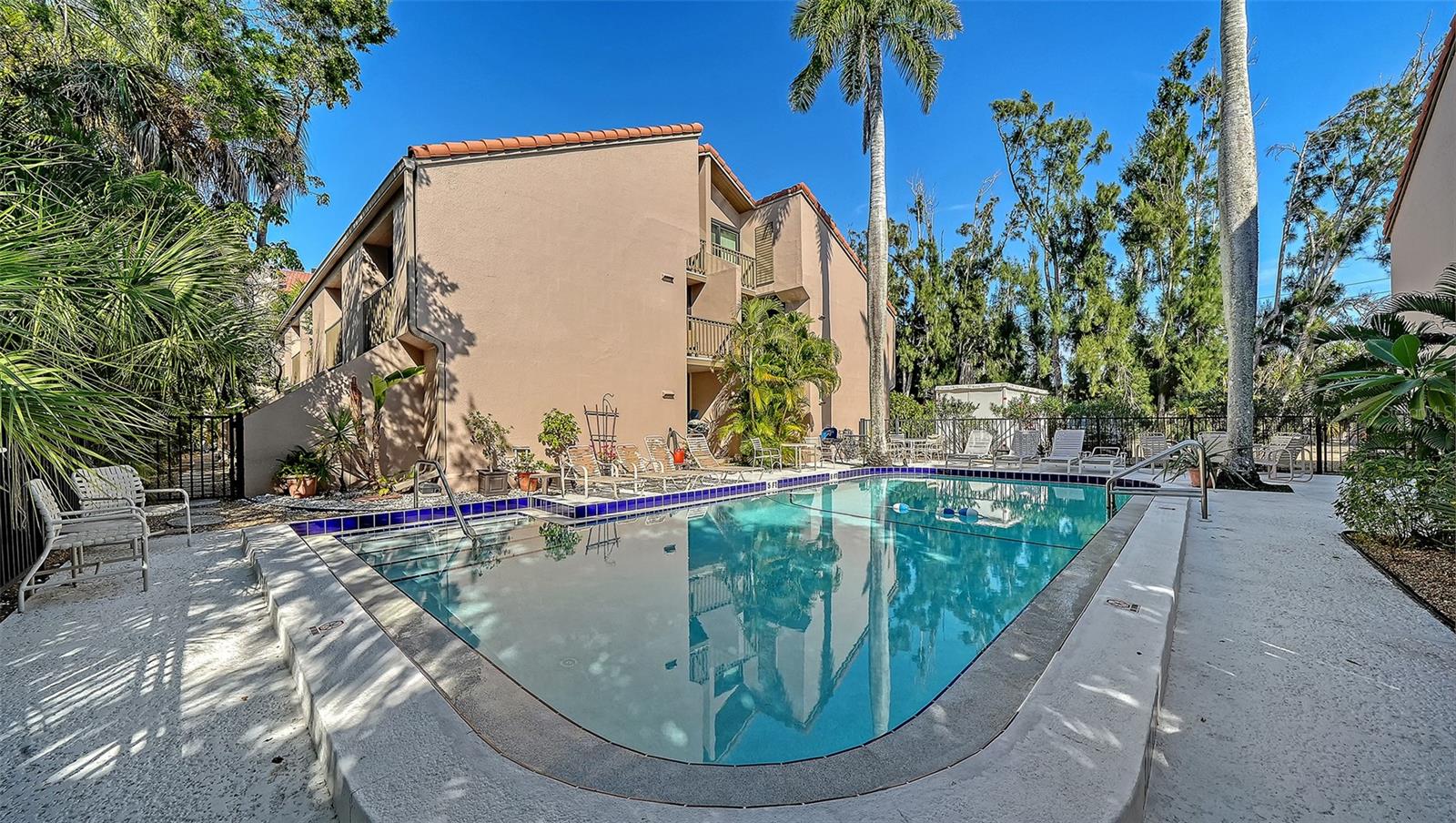 SANDY COVE III - Residential