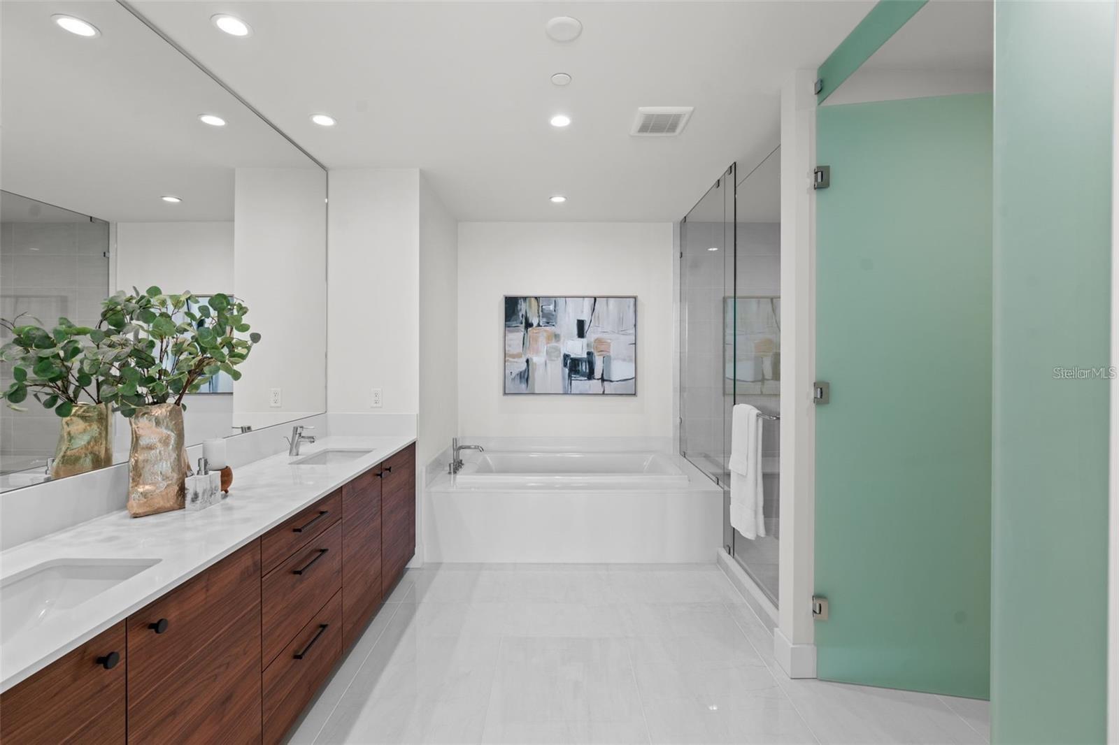 SALTAIRE CONDO - Residential