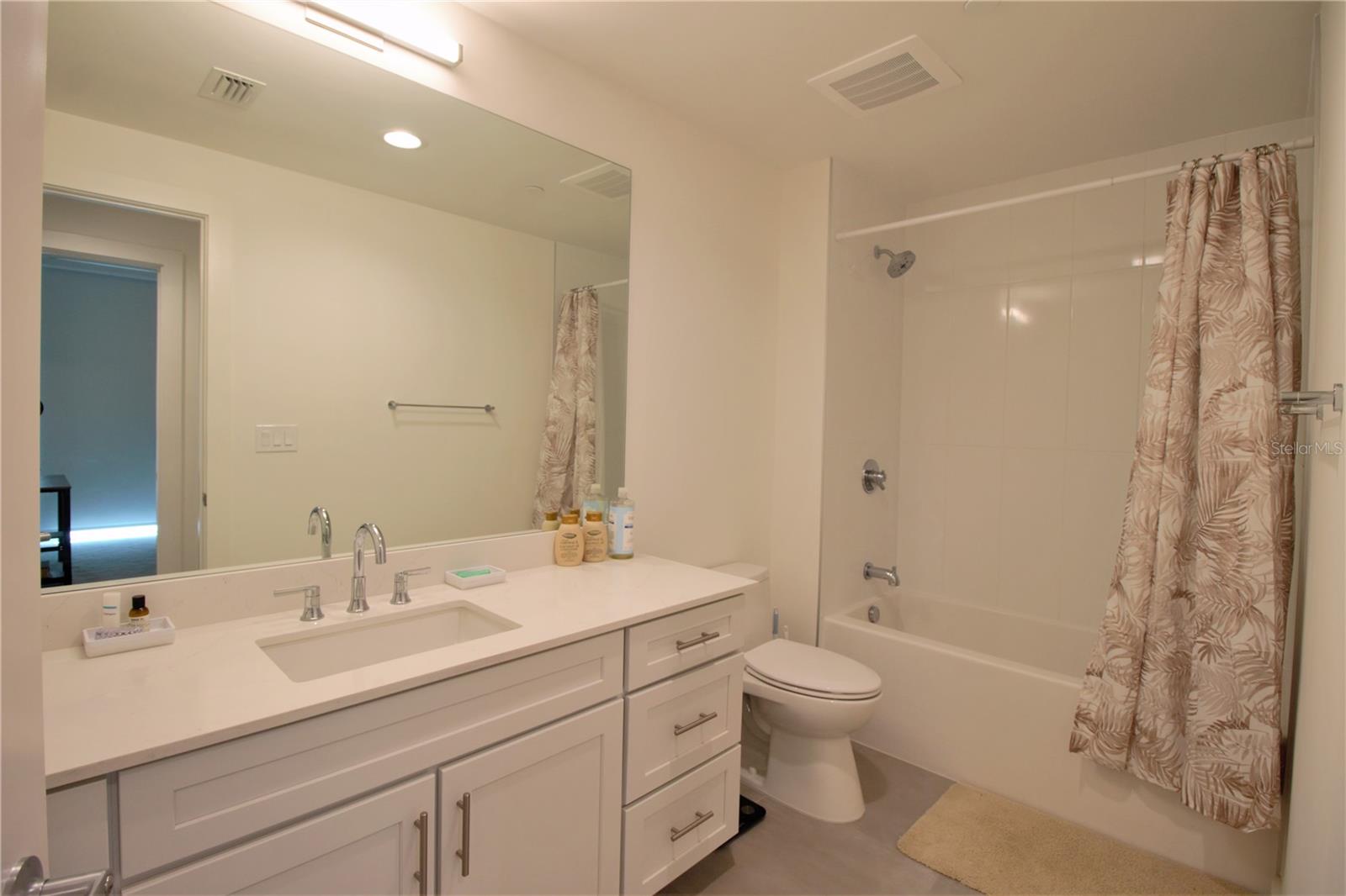 MARINA BAY 880 CONDO - Residential Lease