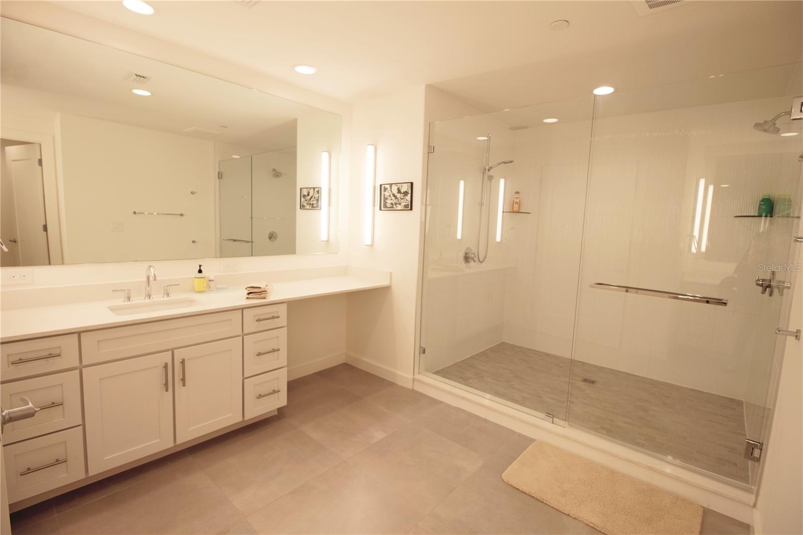 MARINA BAY 880 CONDO - Residential Lease