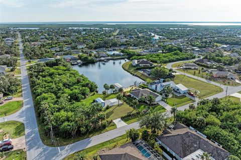 A home in PORT CHARLOTTE