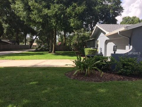 A home in LONGWOOD