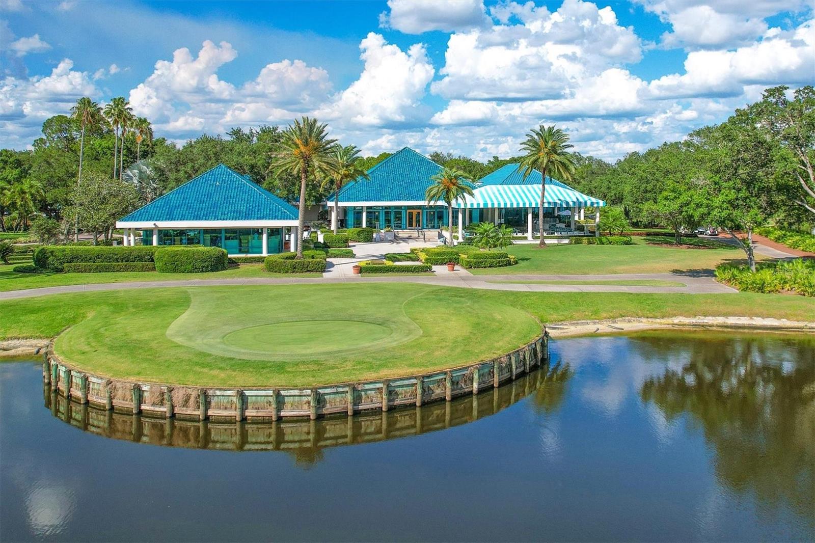 UNIVERSITY PARK GOLF & COUNTRY CLUB - Residential