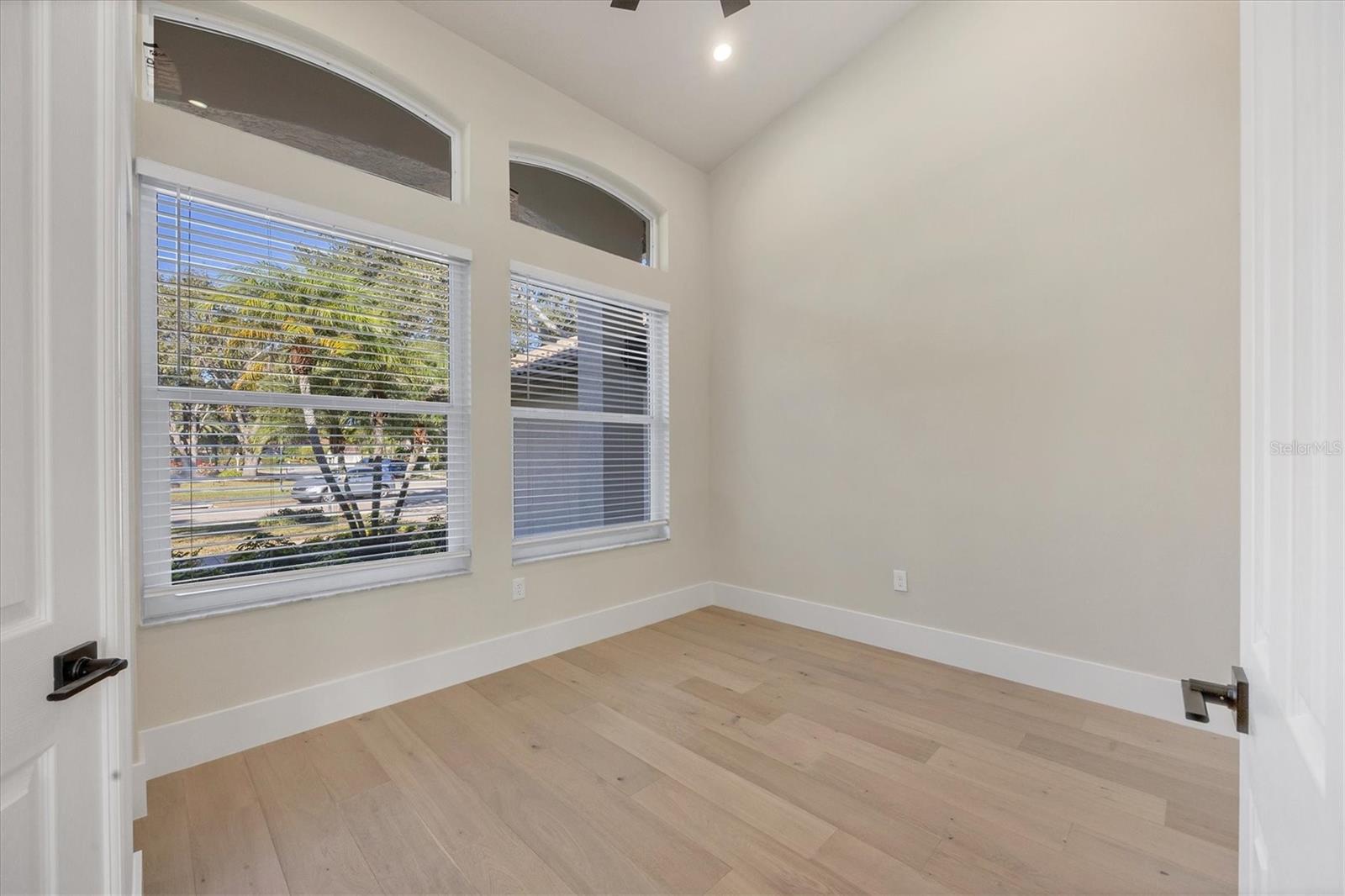 UNIVERSITY PARK GOLF & COUNTRY CLUB - Residential