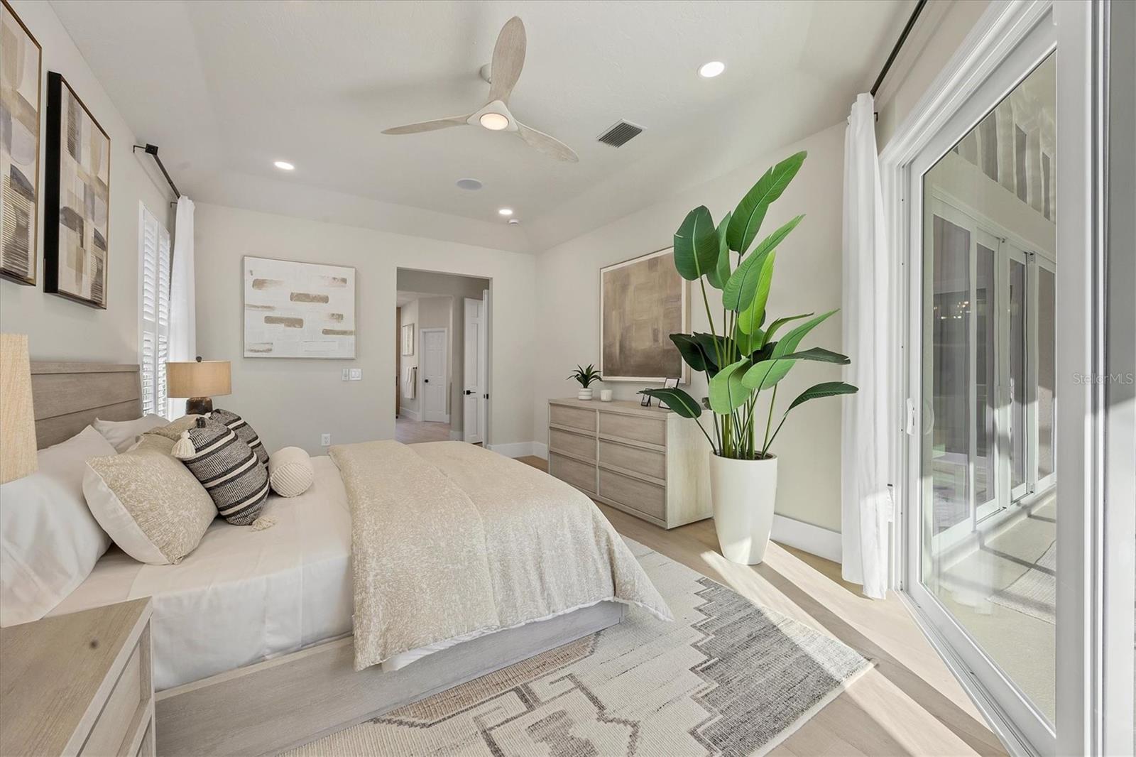 UNIVERSITY PARK GOLF & COUNTRY CLUB - Residential