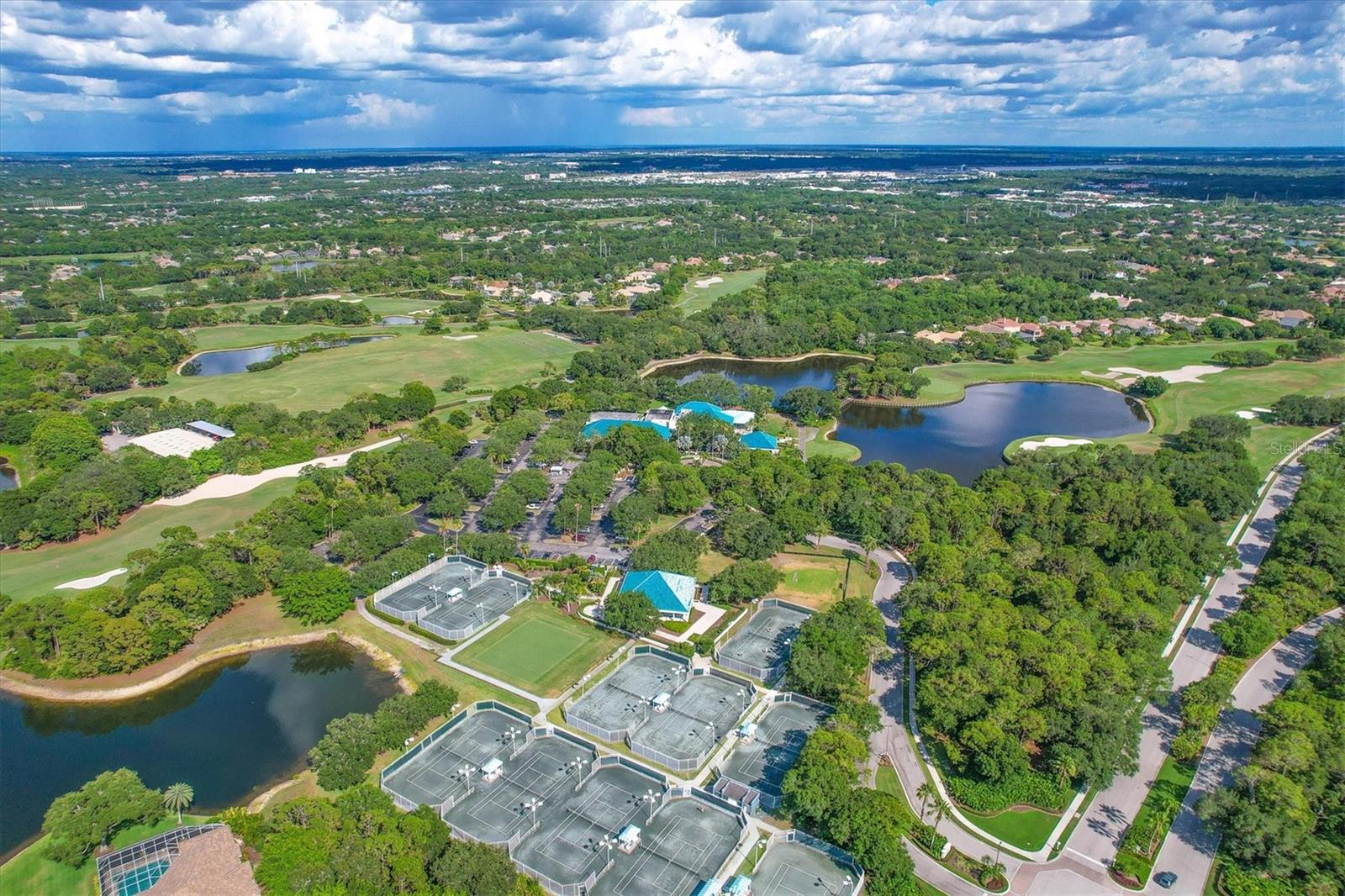 UNIVERSITY PARK GOLF & COUNTRY CLUB - Residential