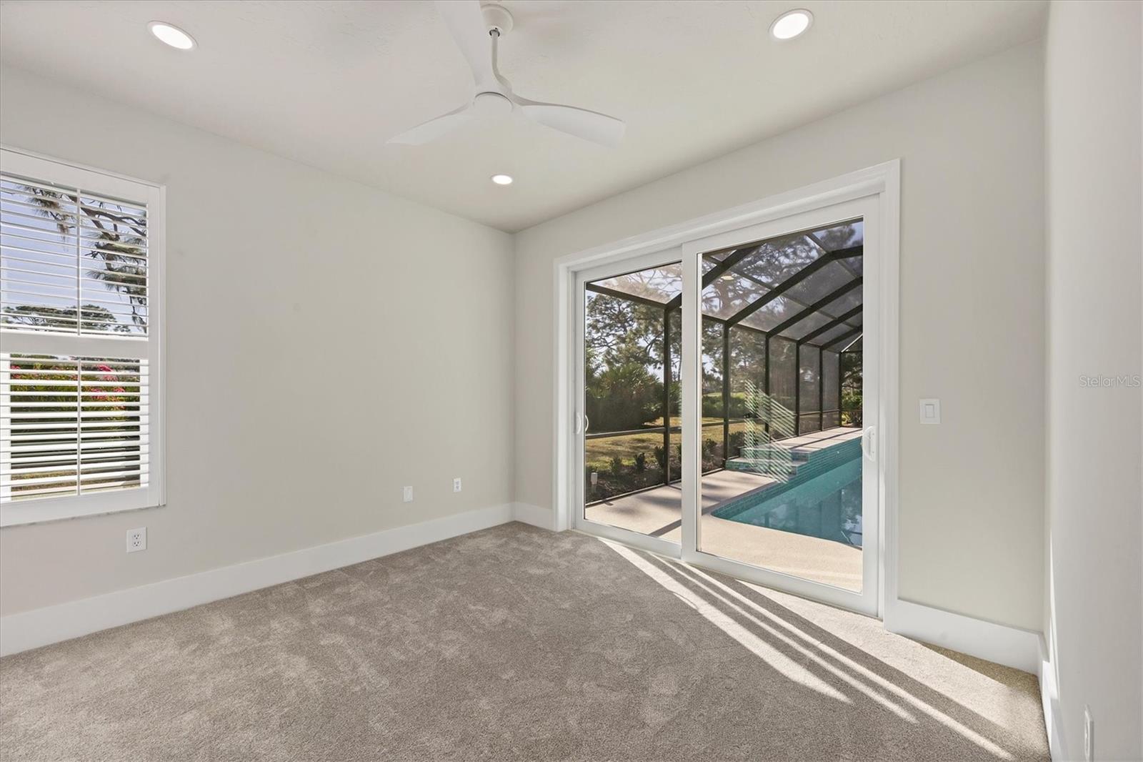 UNIVERSITY PARK GOLF & COUNTRY CLUB - Residential