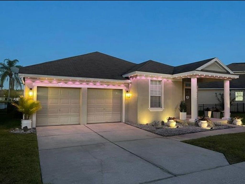 Photo of 10400 Eastpark Woods Dr, Orlando, FL 32832 (MLS # S5140406)